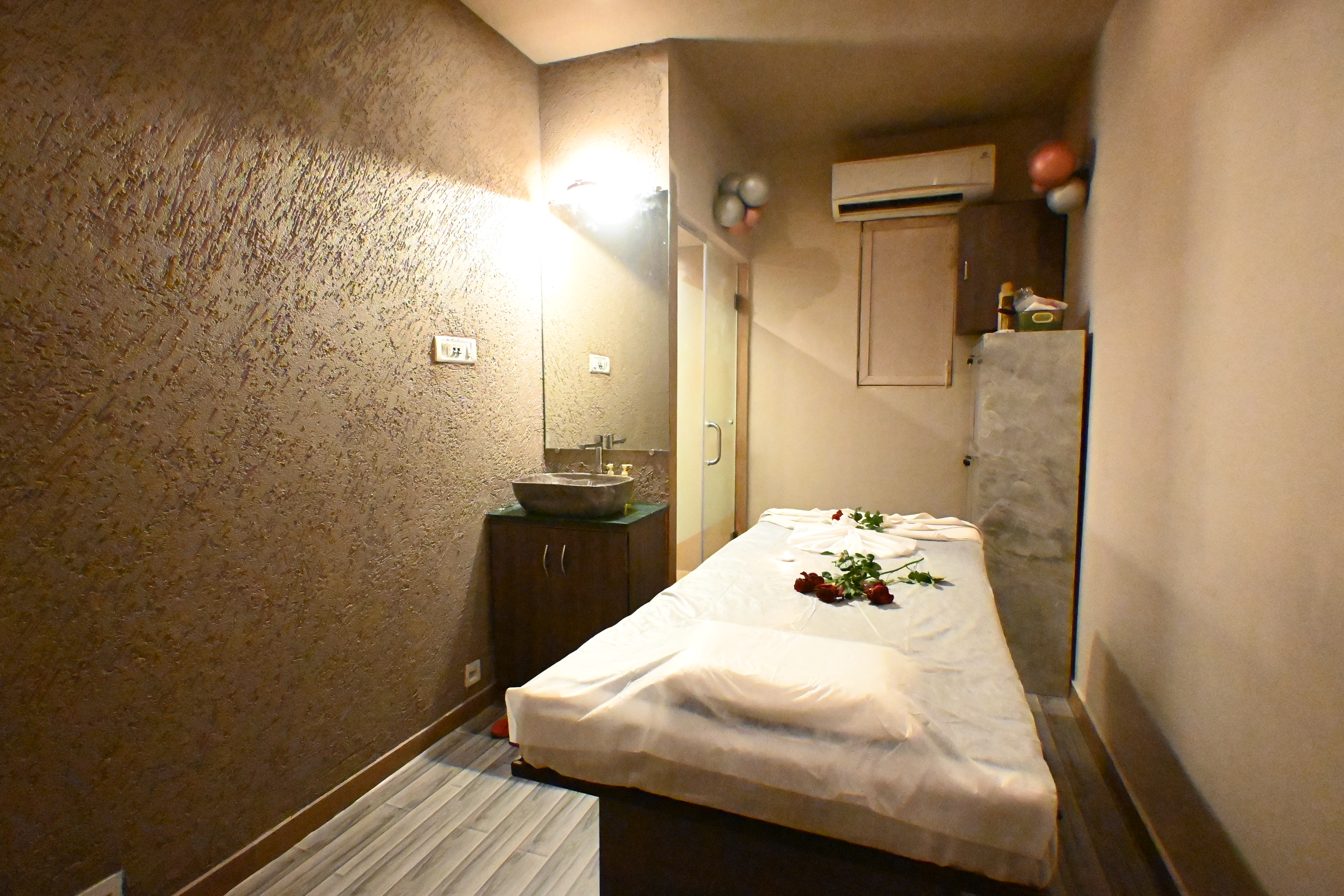 Body Massage - Massage at Regal Spa